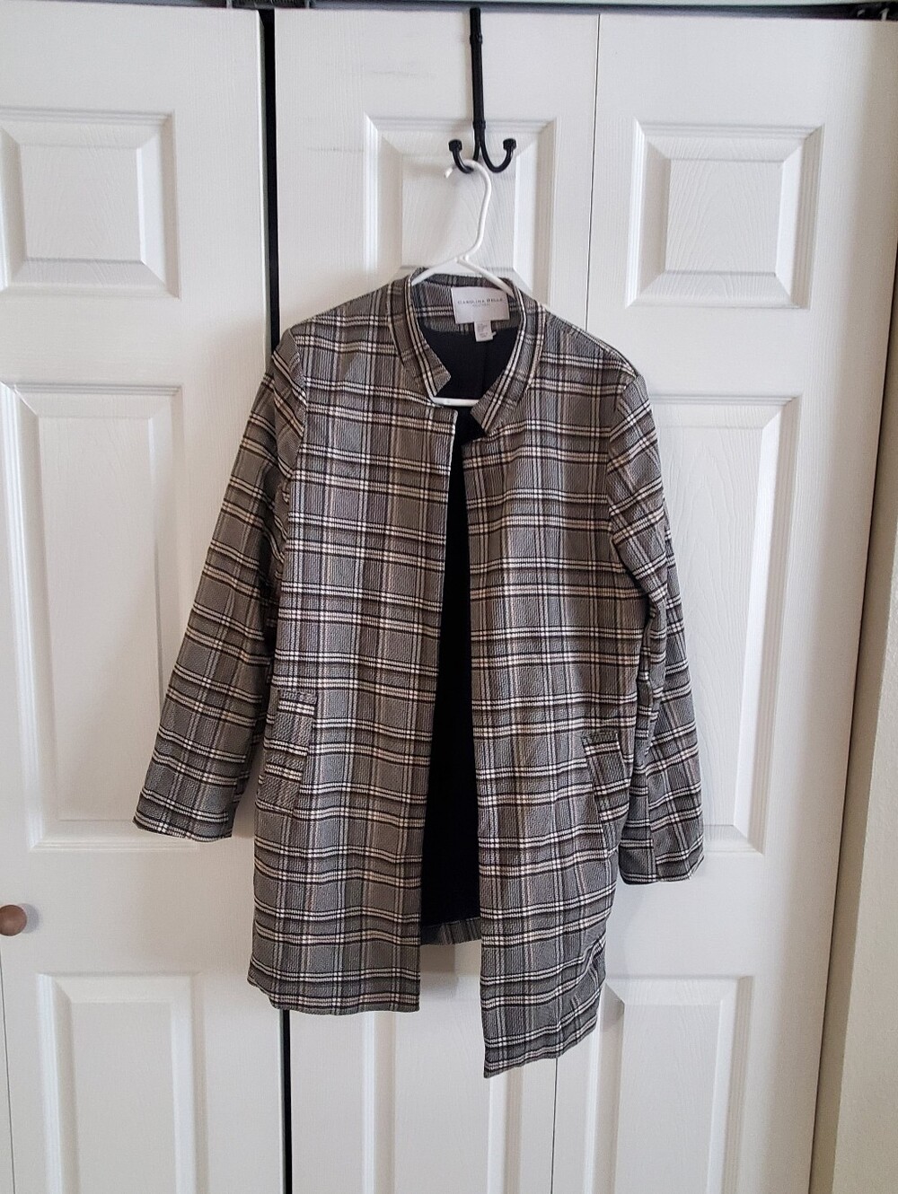 CAROLINA BELLE MONTREAL OPEN DRESS COAT. SZ XL. PLAID LONG SLEEVES. Black Gray